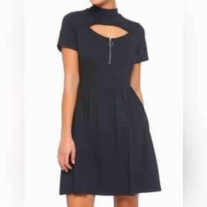 🎯NWOT Hot Topic O-Ring Skater Dress Black Size Small